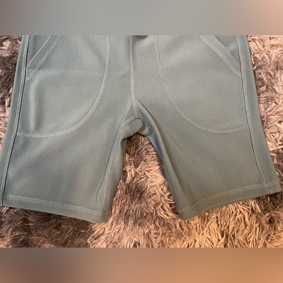 two piece workout set - Picture 3 of 10